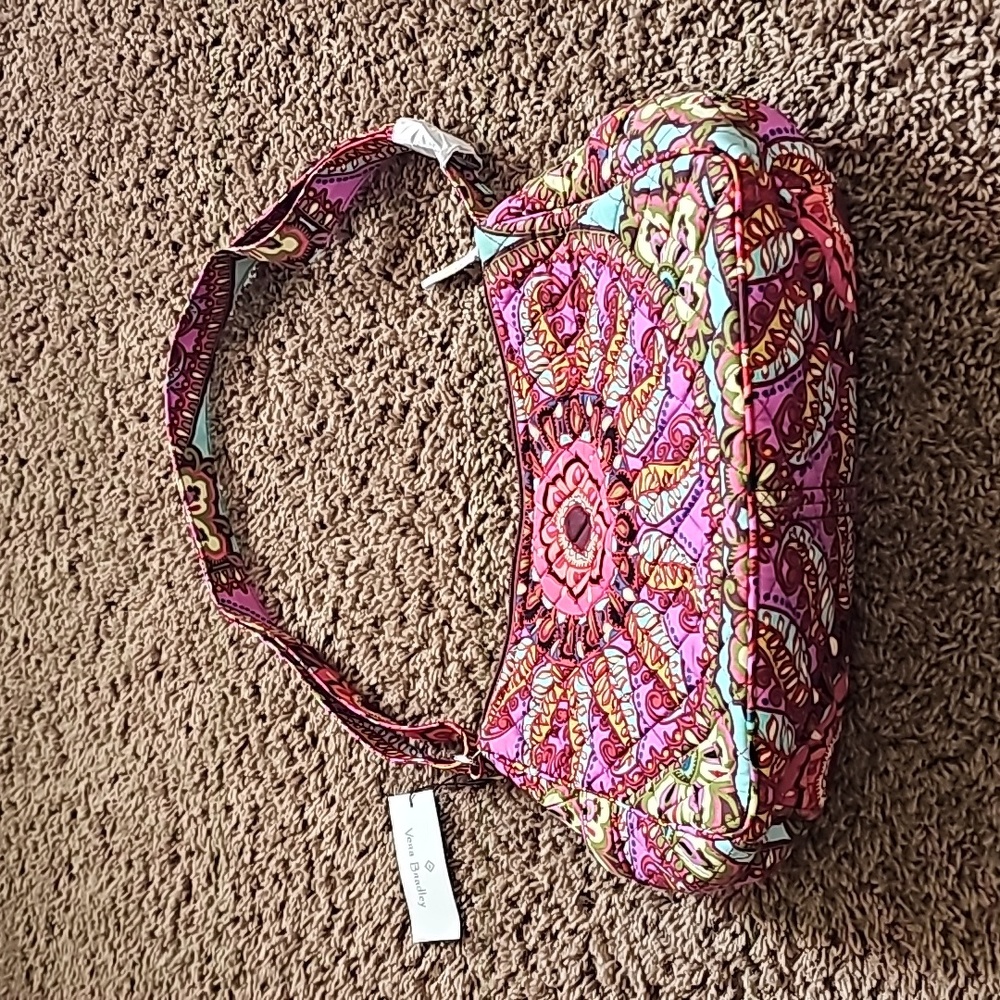 NWT Vera Bradley Resort Medallion shoulder bag - Picture 3 of 4